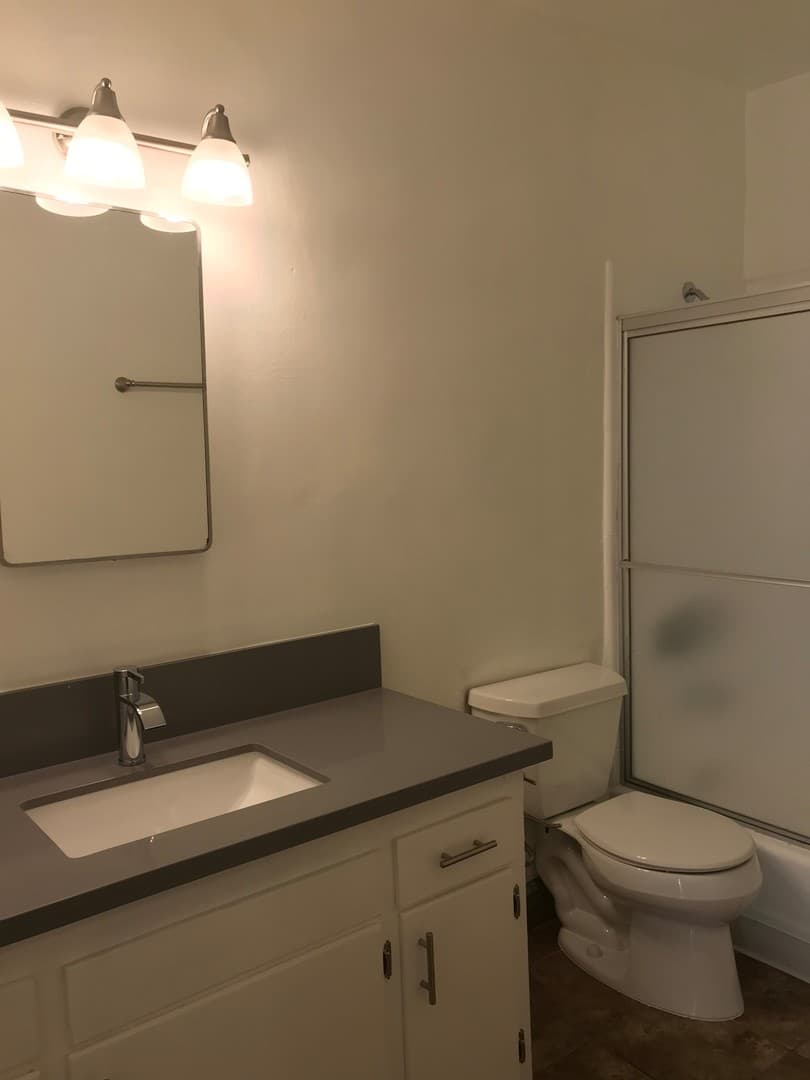 Inglewood Apartment: 905 Edgewood St.