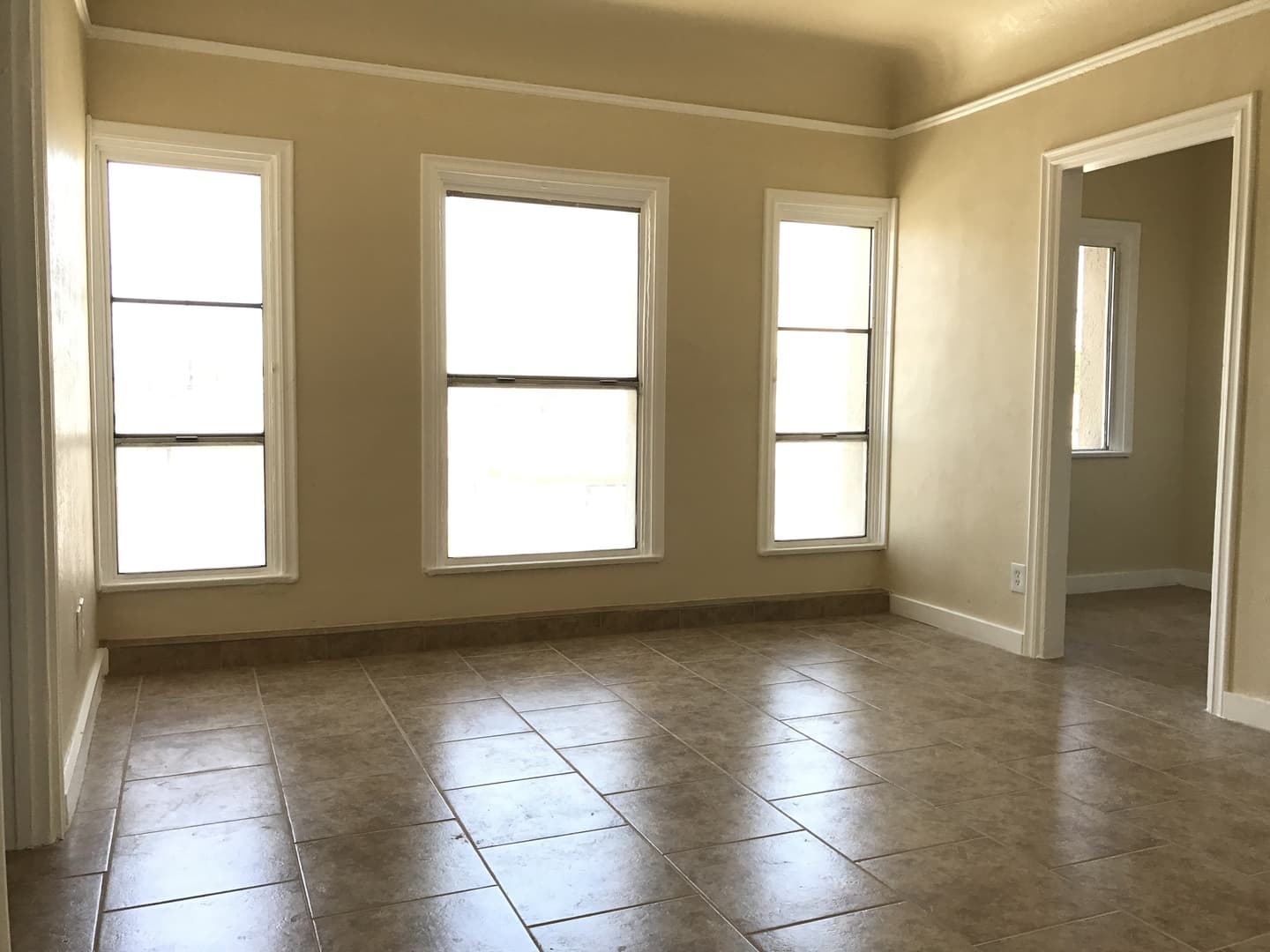 Los Angeles Apartment: 1308-1310 12th Avenue