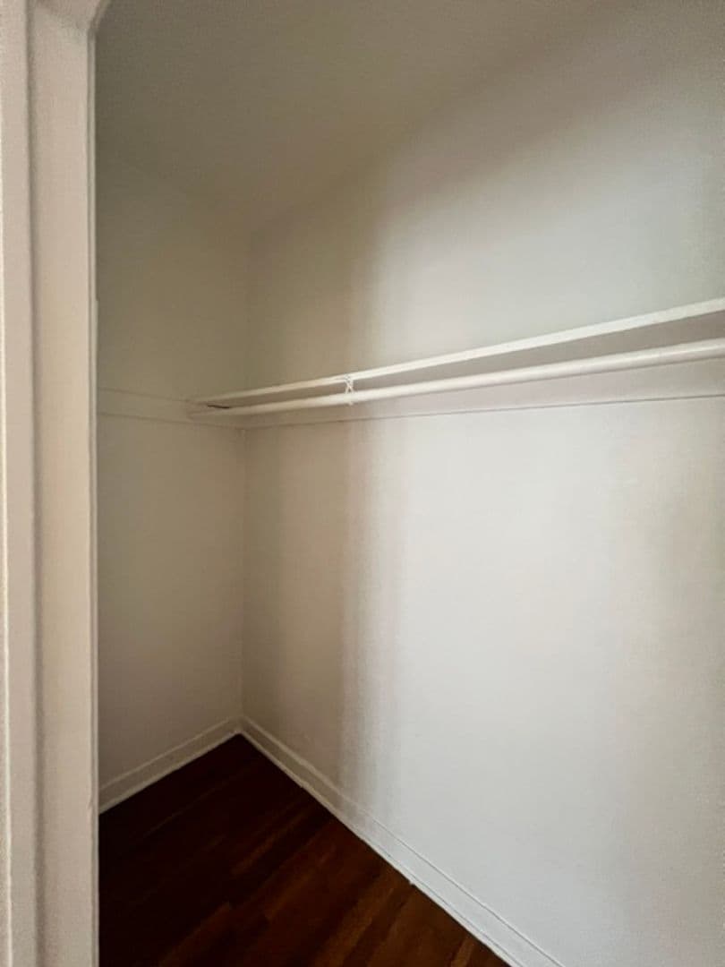 Los Angeles Apartment: 910-920 Alandele Ave