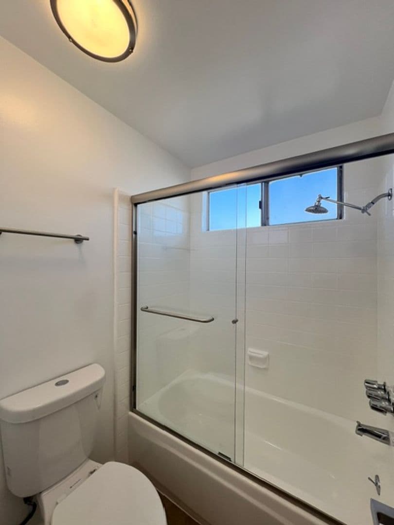 Los Angeles Apartment: 12756 Venice Blvd.