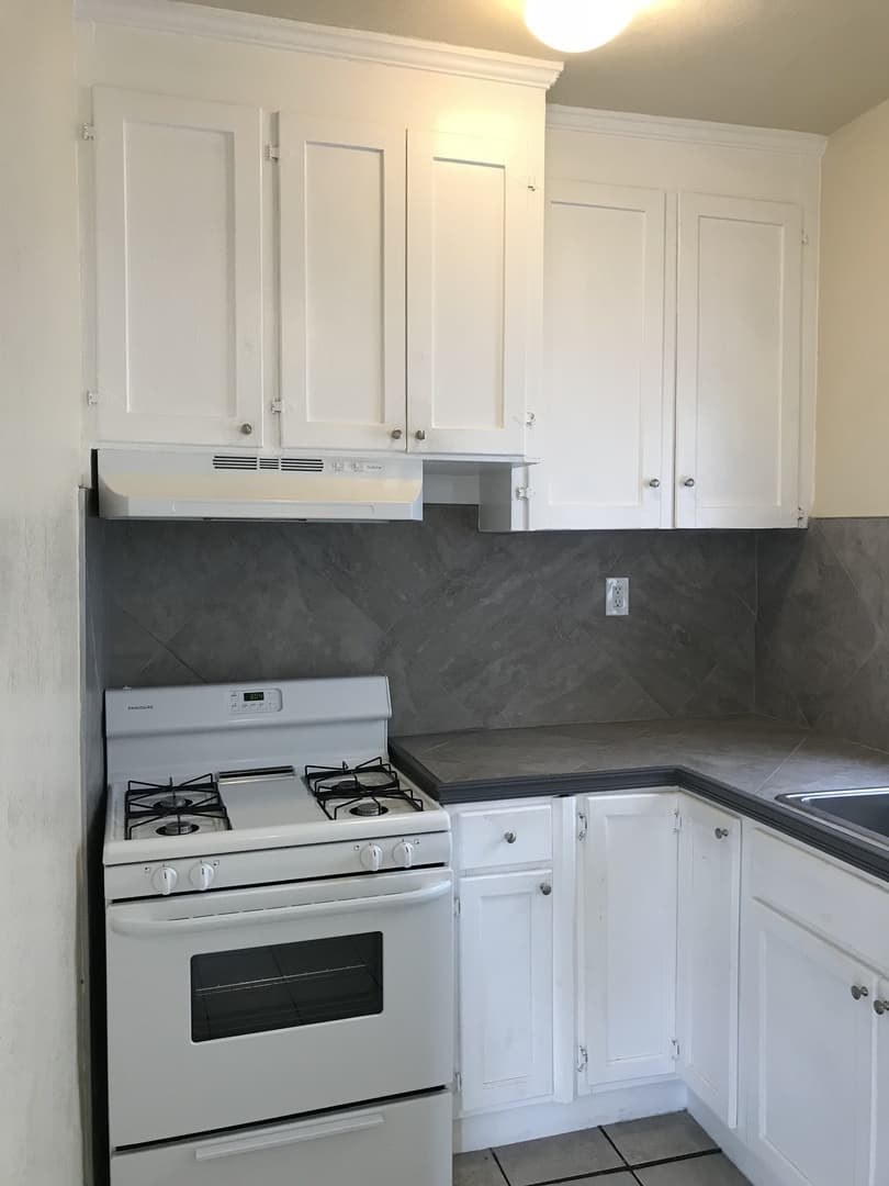 Los Angeles Apartment: 1308-1310 12th Avenue