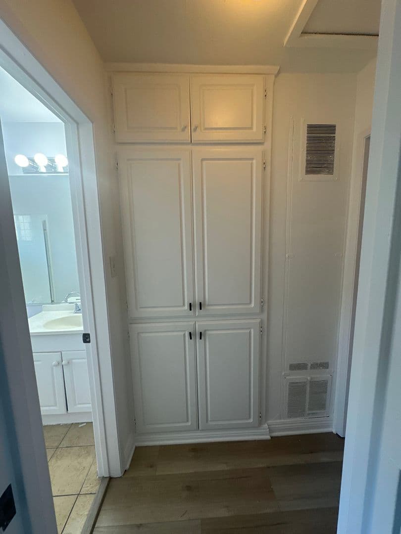 Los Angeles Apartment: 1541 N Formosa Ave.
