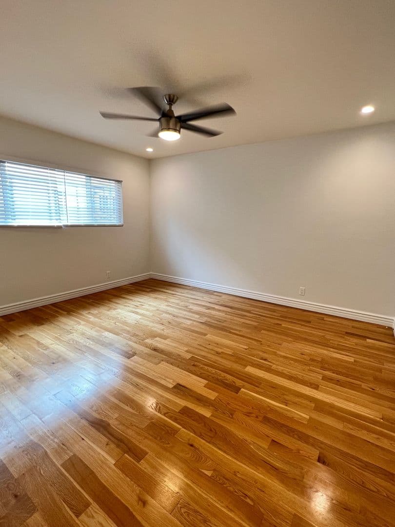 Santa Monica Apartment: 911-915 Lincoln Blvd