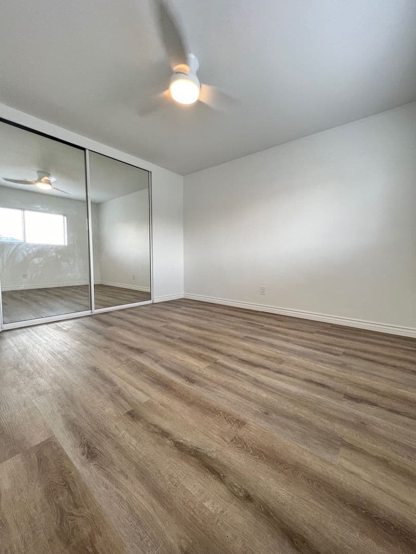 Inglewood Apartment: 217 E Hazel St.