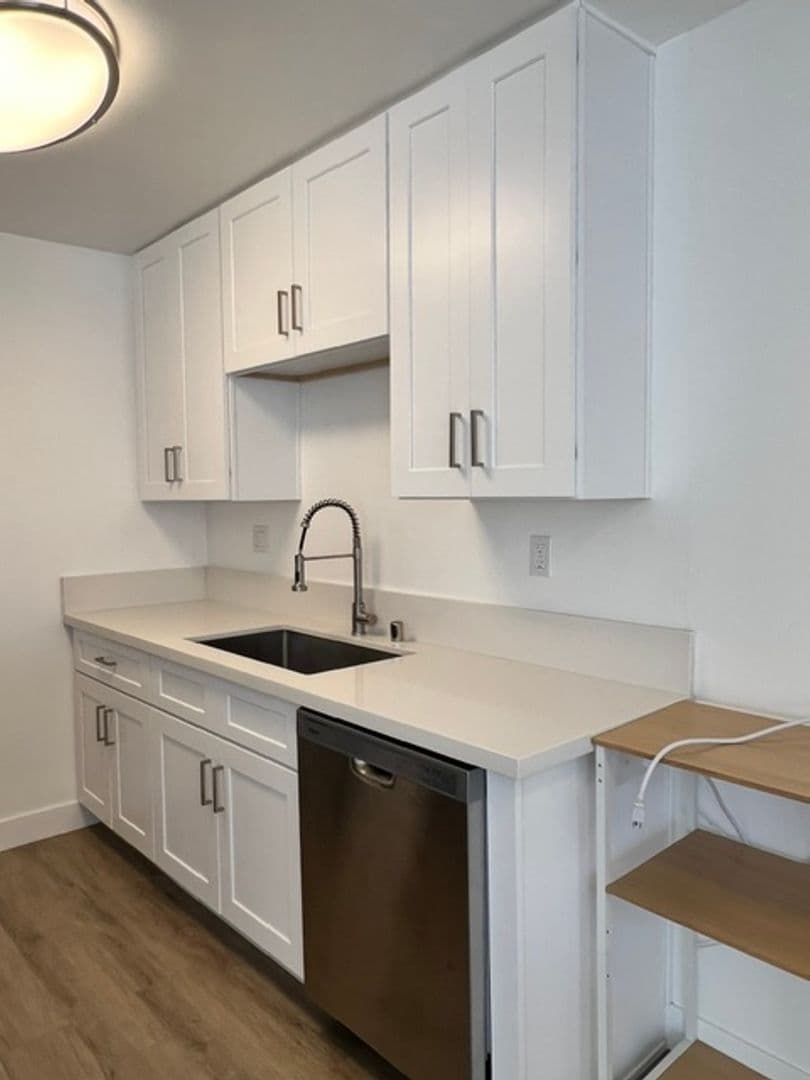 Los Angeles Apartment: 12756 Venice Blvd.