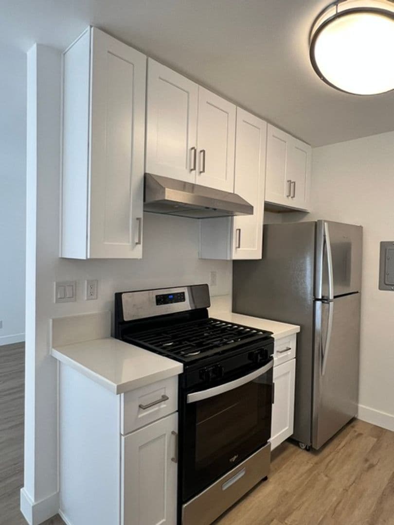 Los Angeles Apartment: 12756 Venice Blvd.
