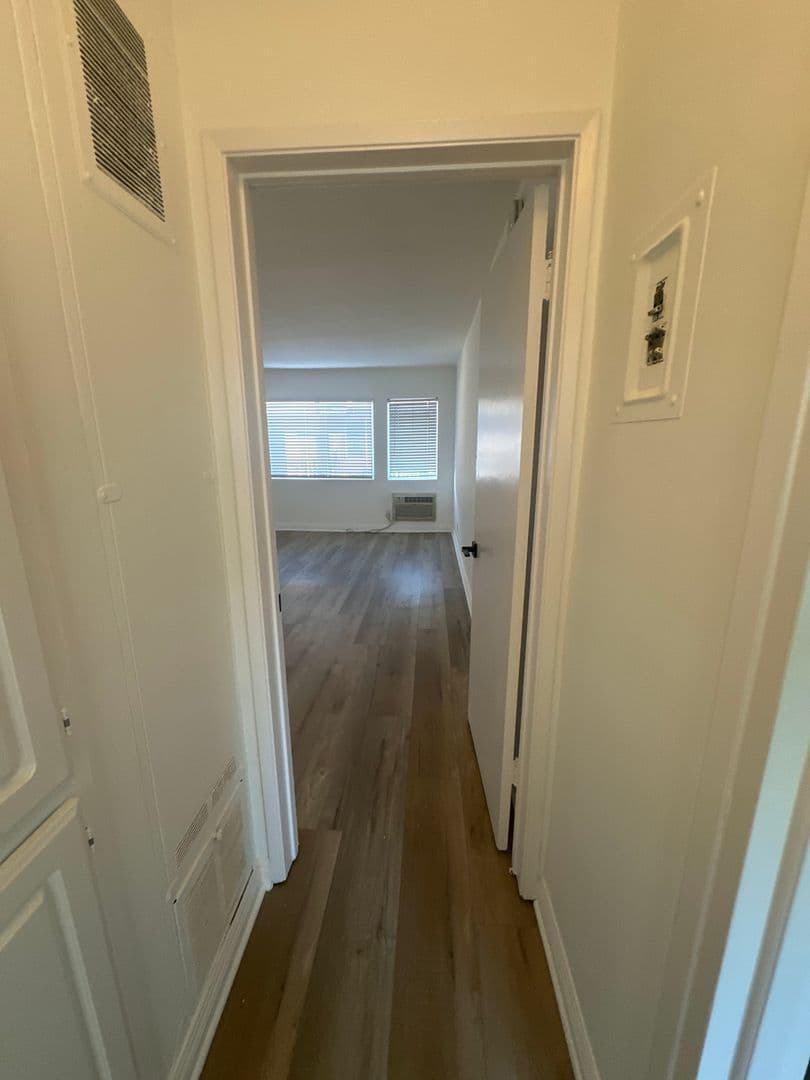 Los Angeles Apartment: 1541 N Formosa Ave.