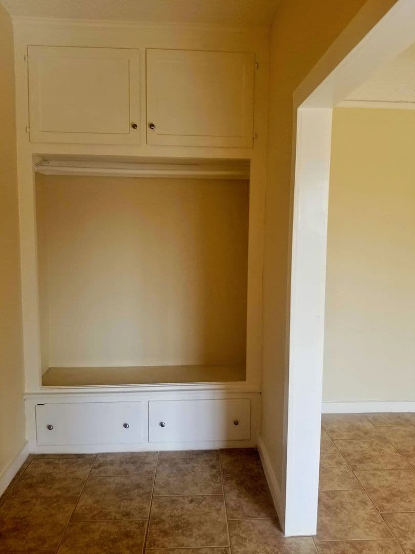 Los Angeles Apartment: 1308-1310 12th Avenue