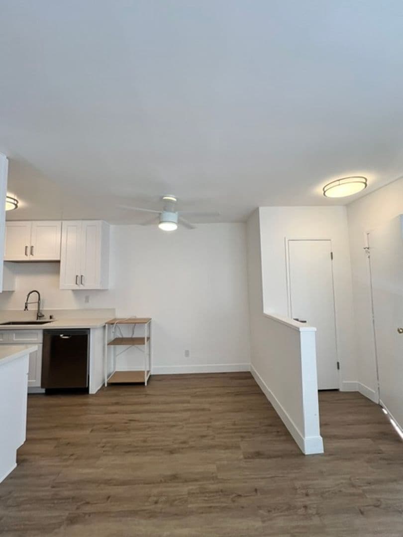 Los Angeles Apartment: 12756 Venice Blvd.