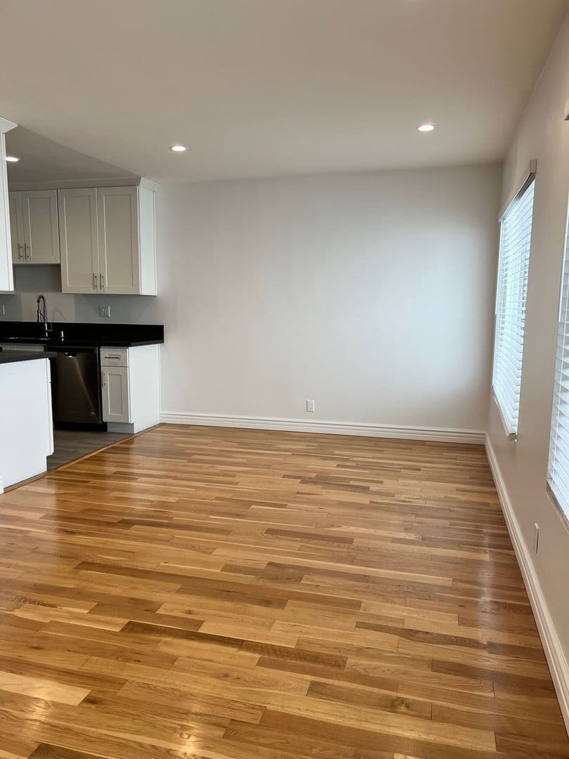 Santa Monica Apartment: 911-915 Lincoln Blvd
