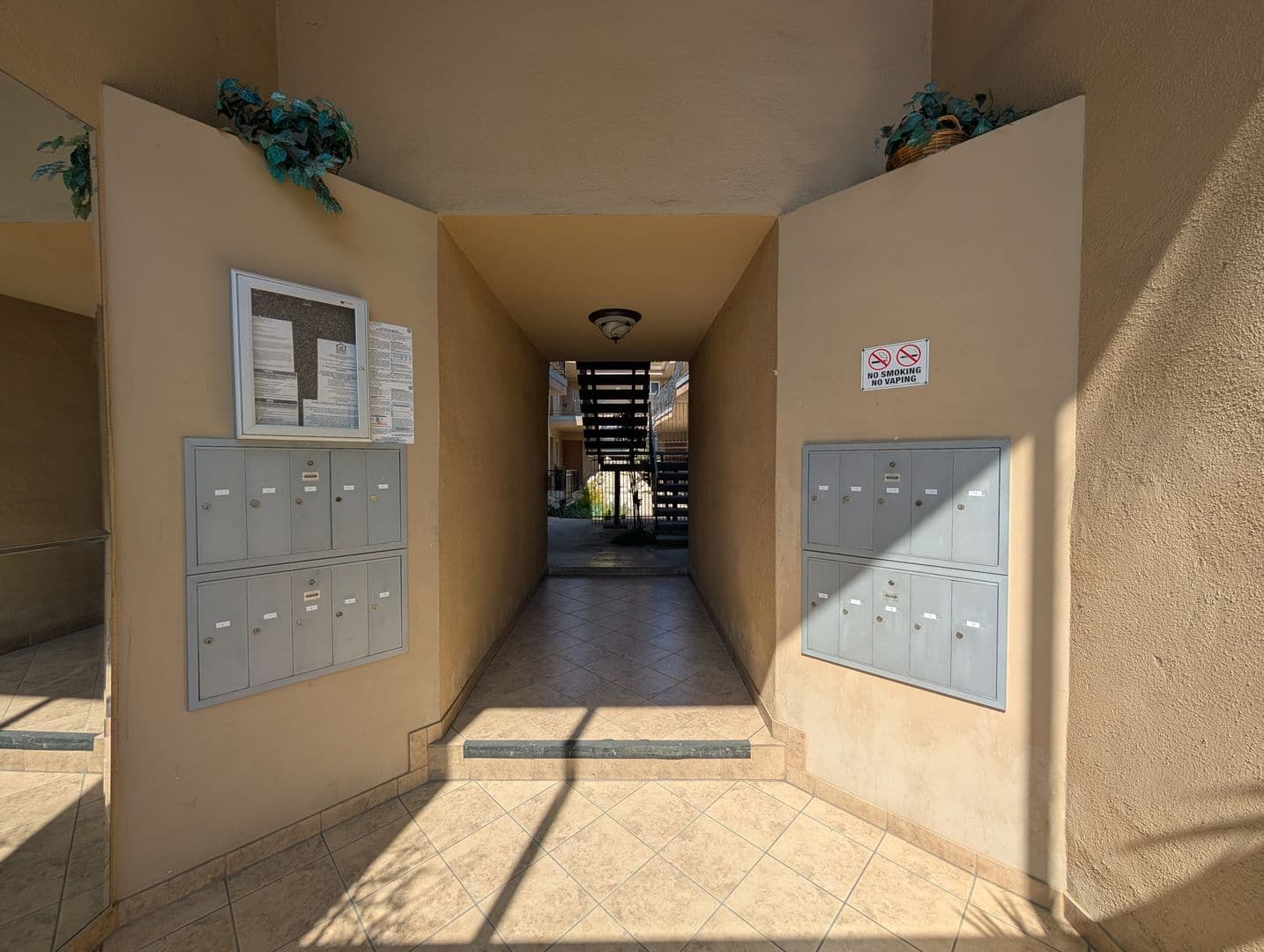 Los Angeles Apartment: 1541 N Formosa Ave.