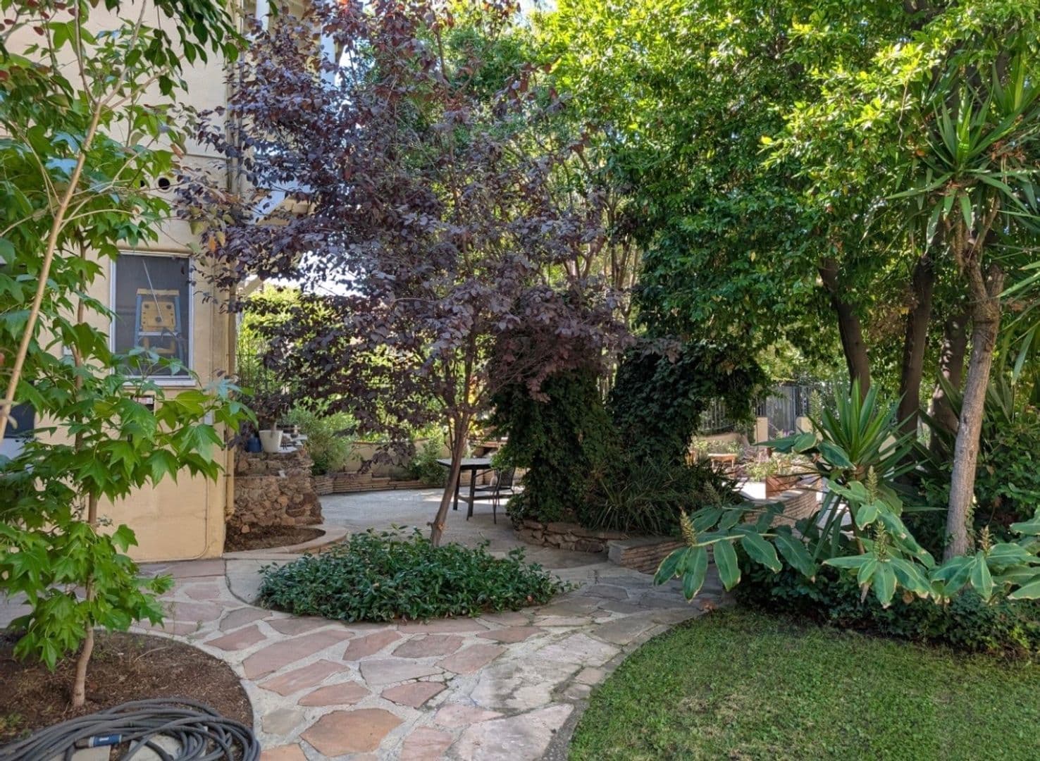Los Angeles Apartment: 1081-1099 S. Orange Grove Ave.