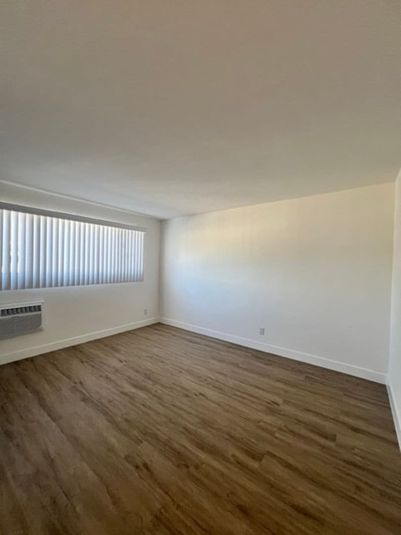 Los Angeles Apartment: 12756 Venice Blvd.