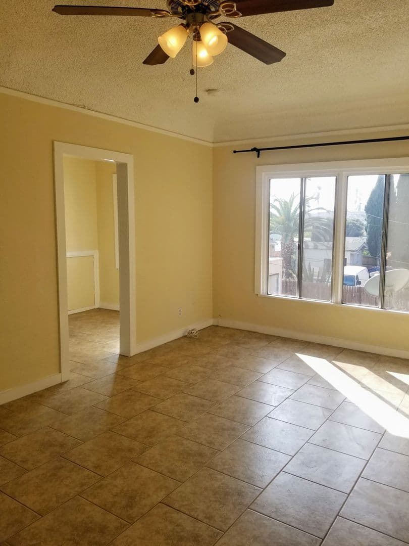 Los Angeles Apartment: 1308-1310 12th Avenue