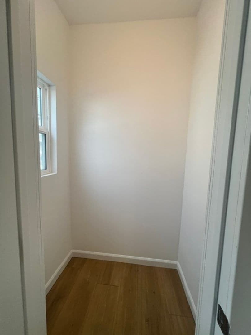 Santa Monica Apartment: 917 Lincoln Blvd.