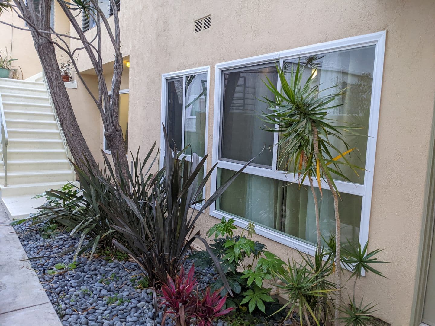 Santa Monica Apartment: 911-915 Lincoln Blvd