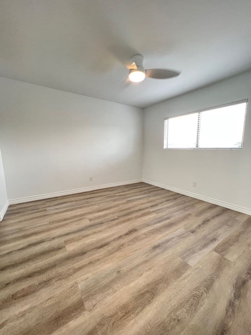 Inglewood Apartment: 217 E Hazel St.