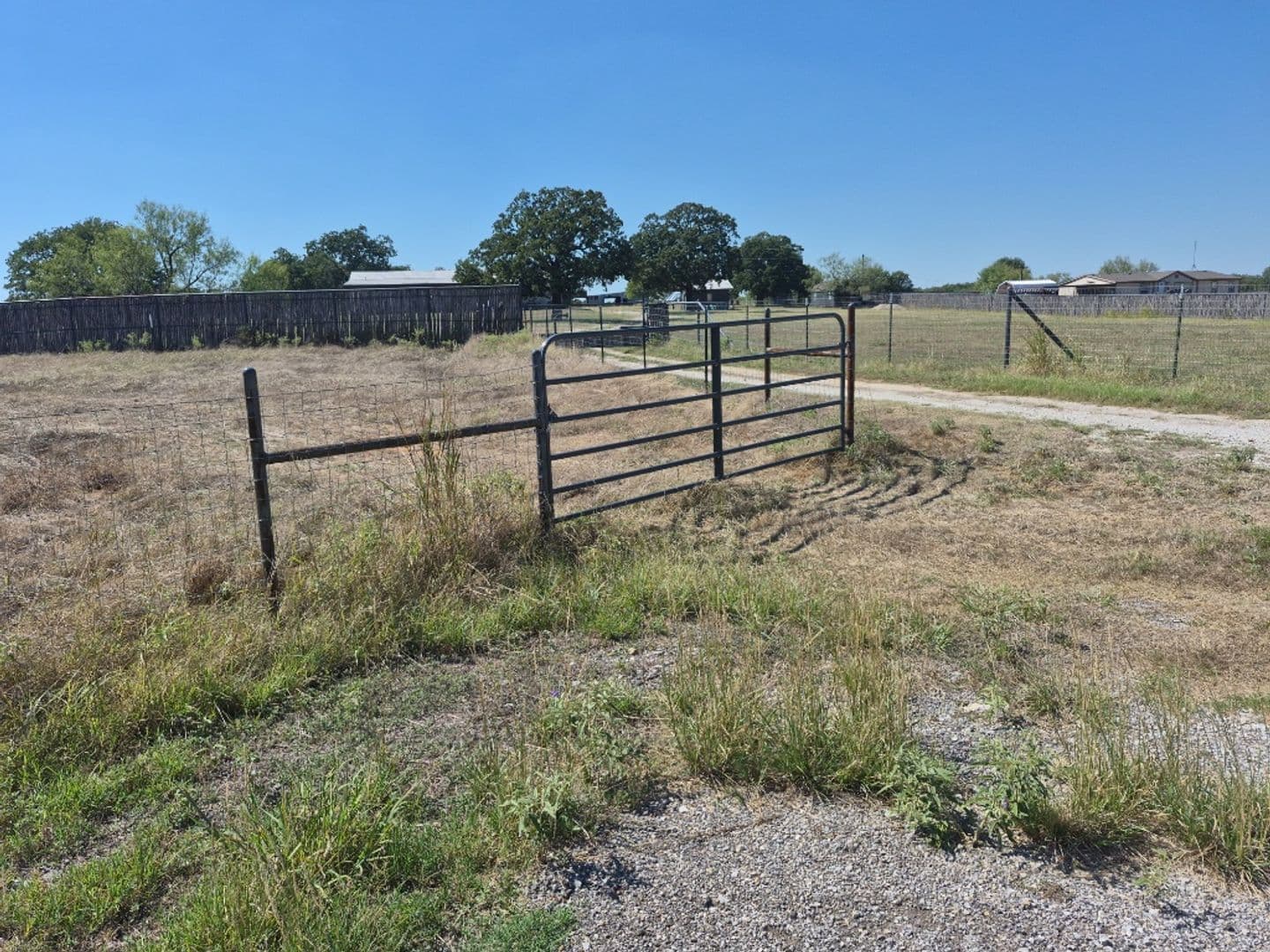 Weatherford House: 690 Toto Rd