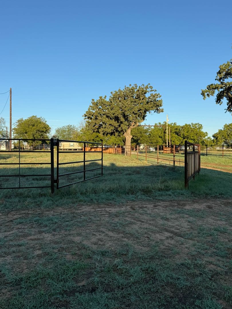 Mineral Wells House: 4529 FM 1195