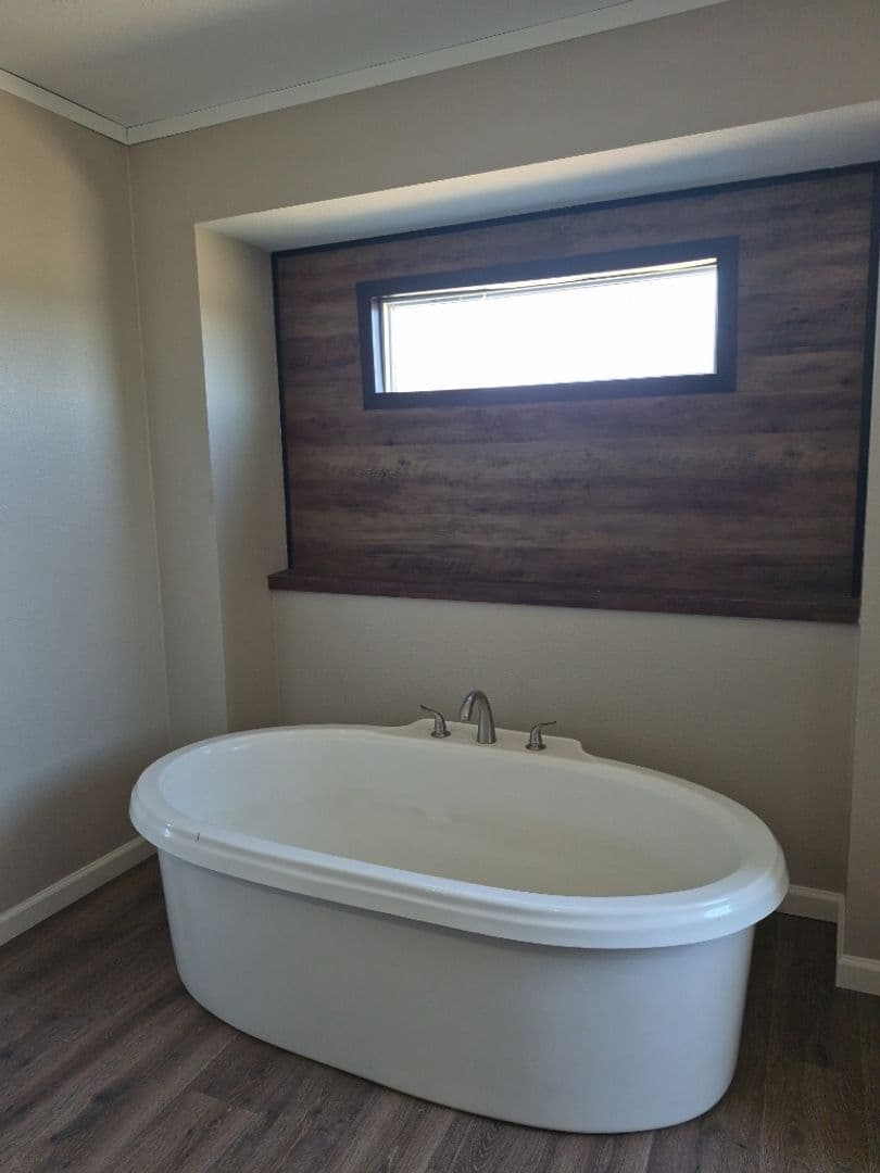 Weatherford House: 690 Toto Rd