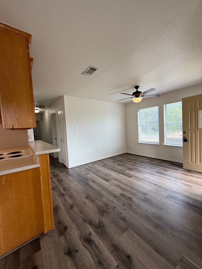 Weatherford Townhome: 1563 Greenwood Rd. # 104