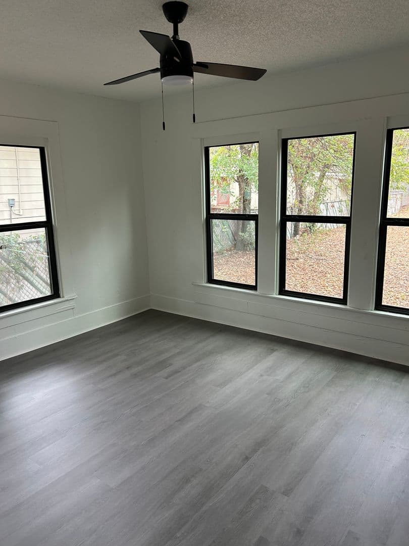 Mineral Wells House: 400 S E 20th Street