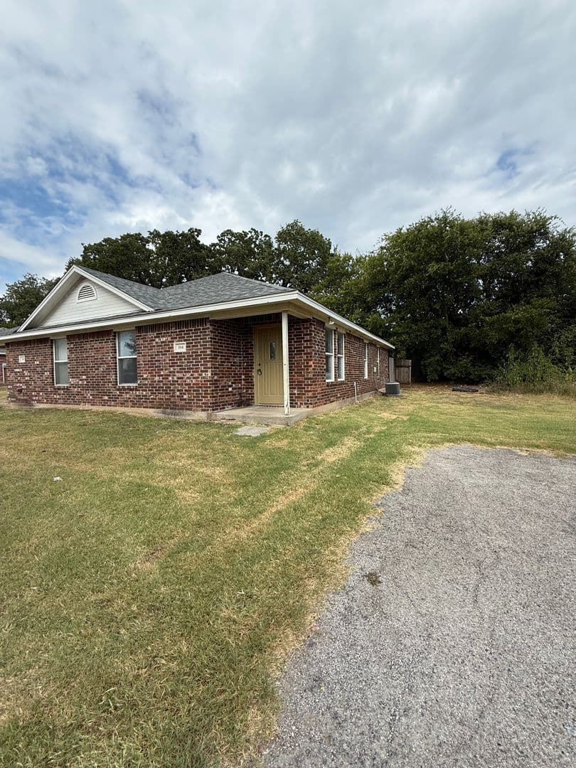 Weatherford Townhome: 1563 Greenwood Rd. # 104