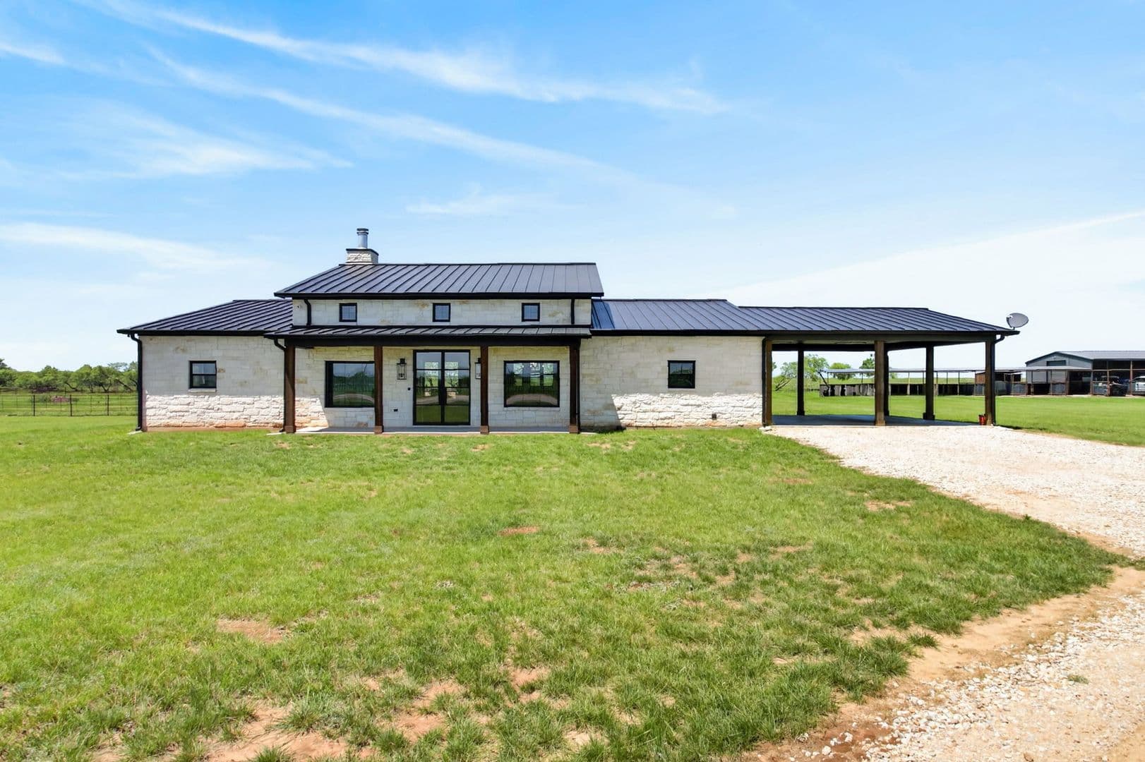 Jacksboro House: 6384-A US 281 HWY S