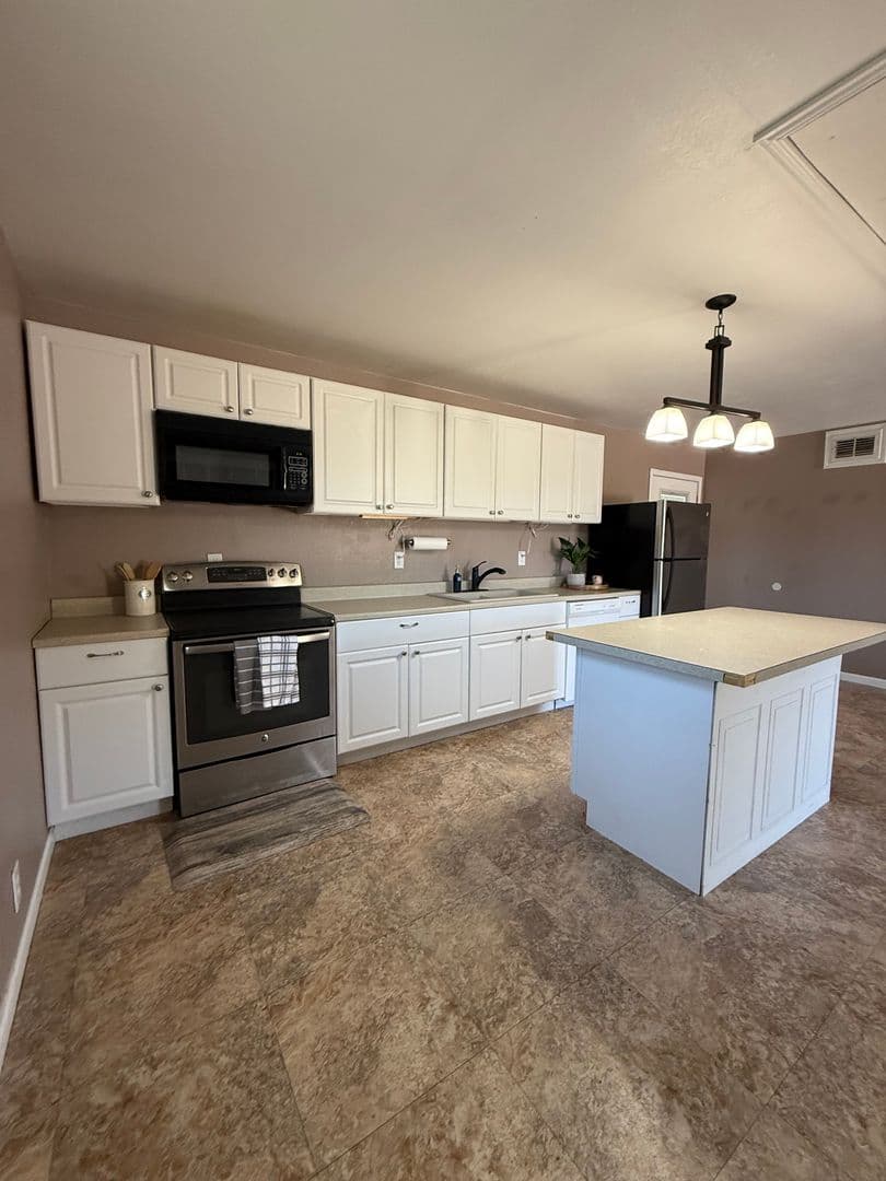 Aledo House: 8033 Lax Drive