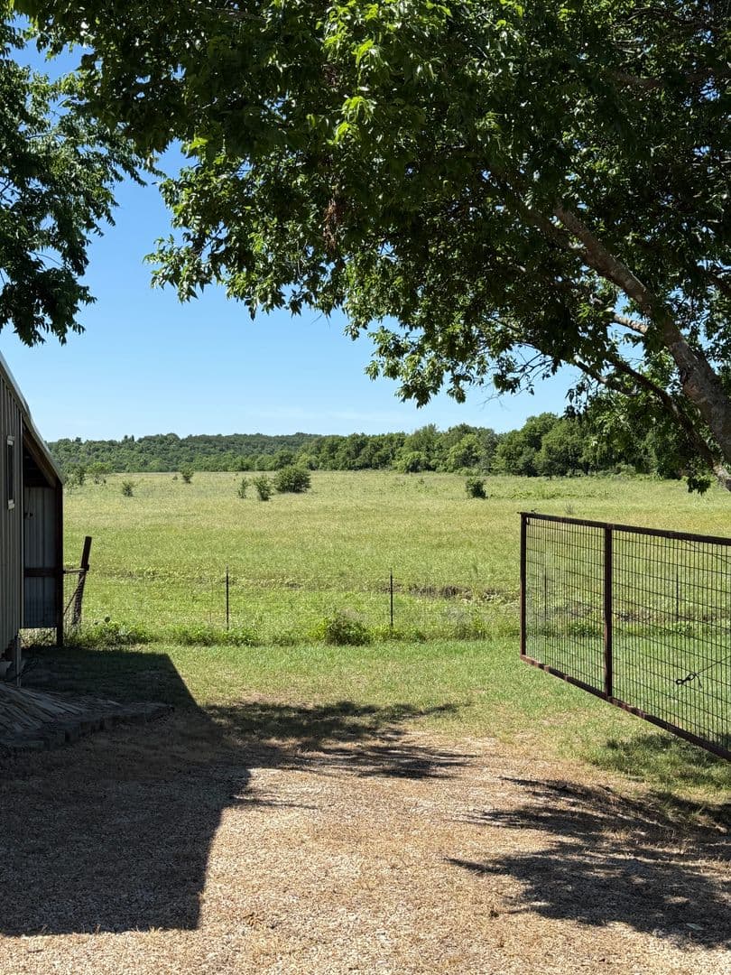 Aledo House: 8033 Lax Drive