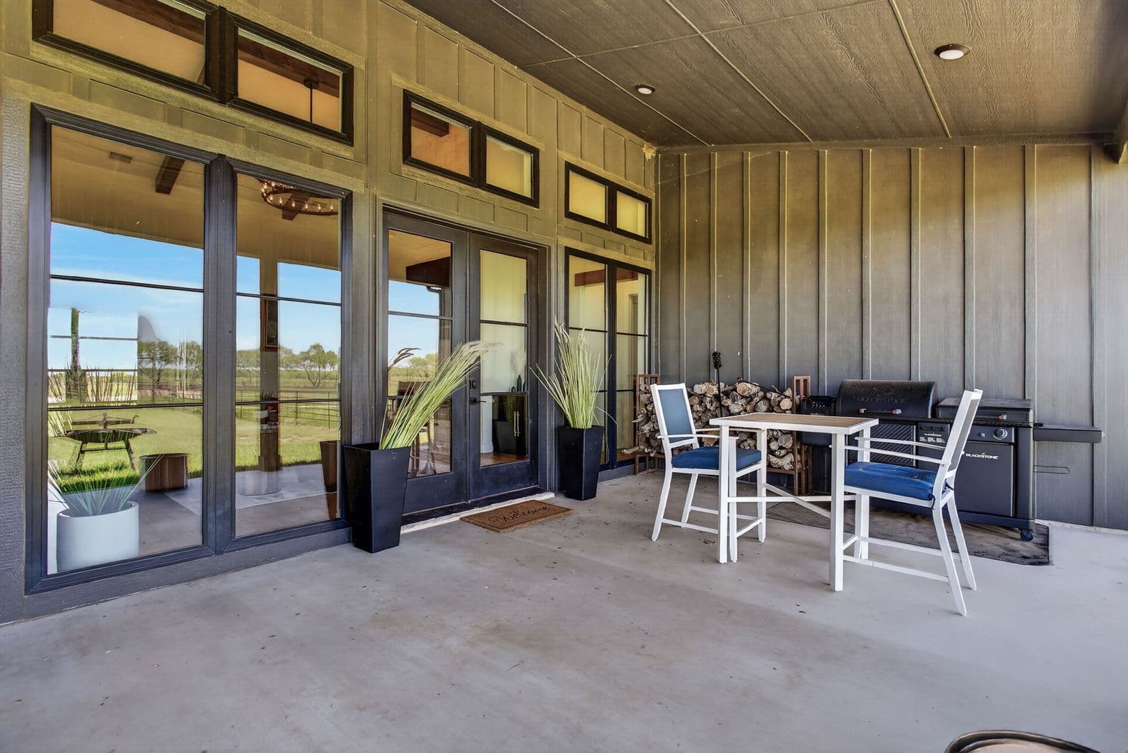 Jacksboro House: 6384-A US 281 HWY S