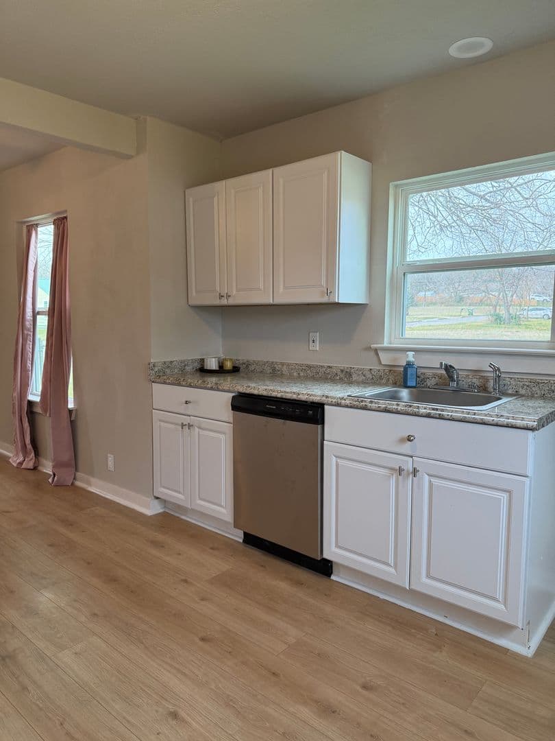 Mineral Wells House: 1001 SE 19th Street