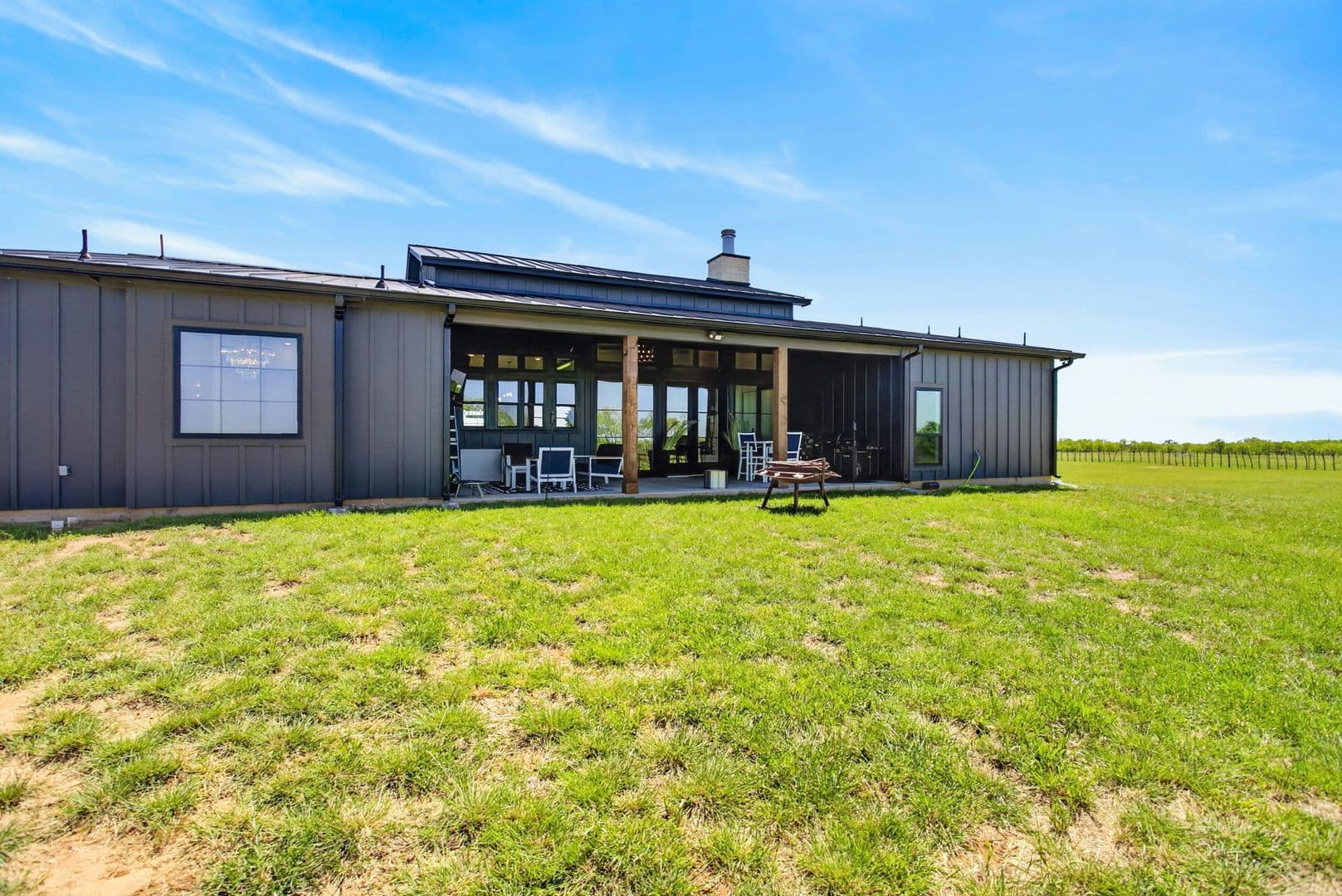 Jacksboro House: 6384-A US 281 HWY S