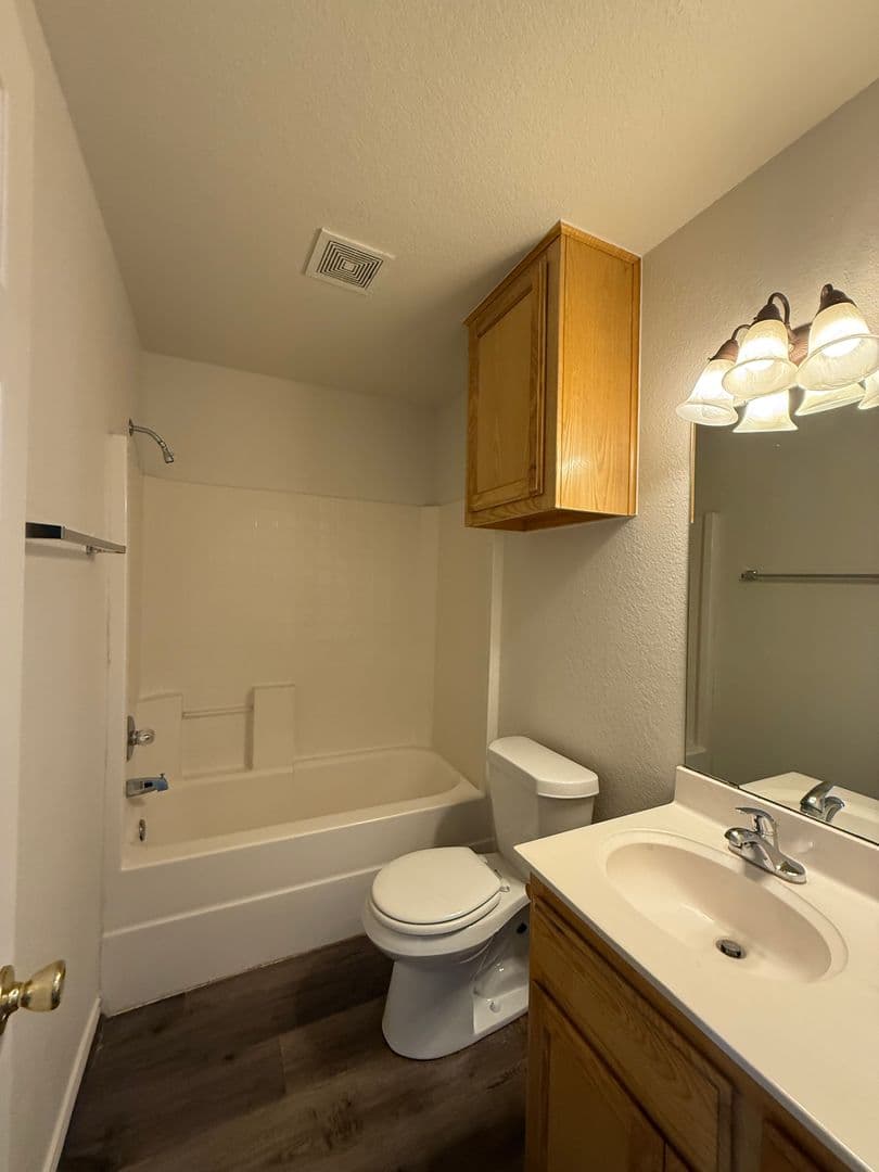 Weatherford Townhome: 1563 Greenwood Rd. # 104