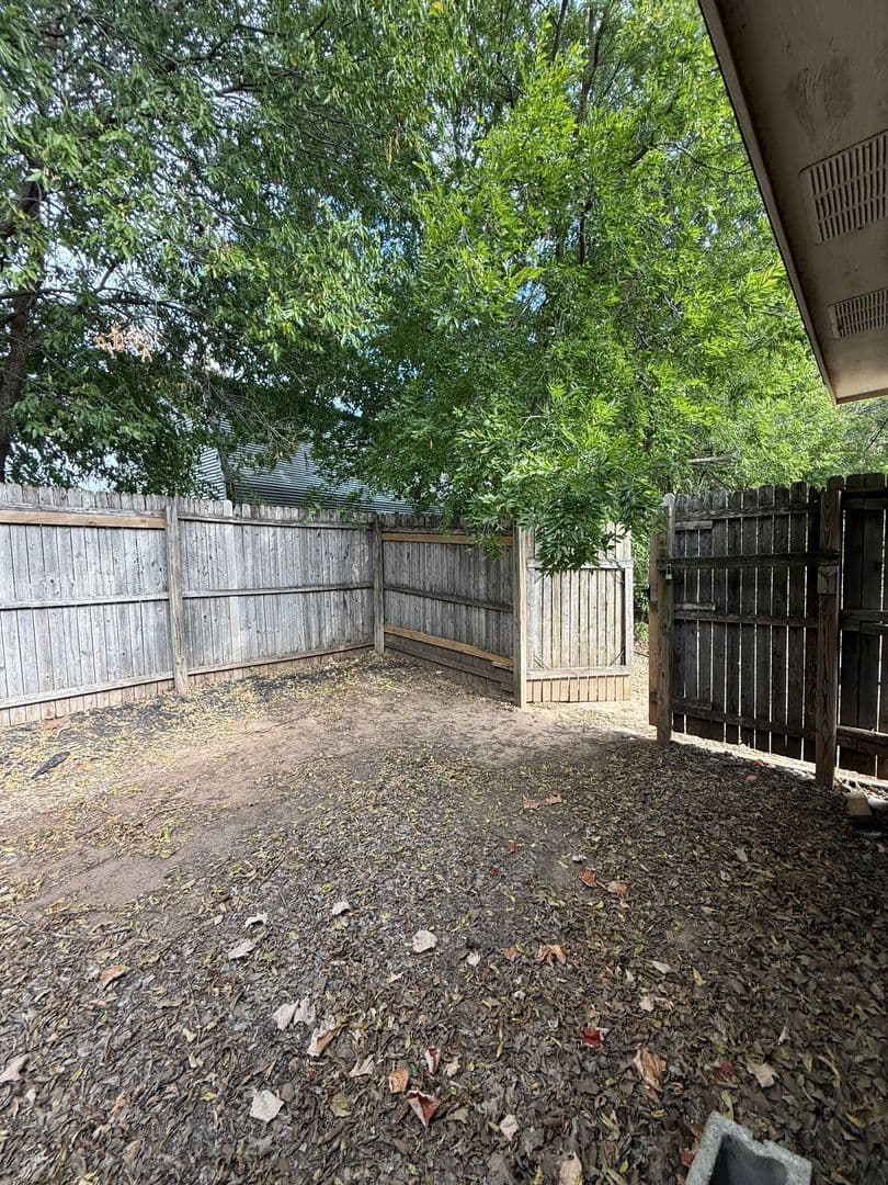 Weatherford Townhome: 1563 Greenwood Rd. # 104