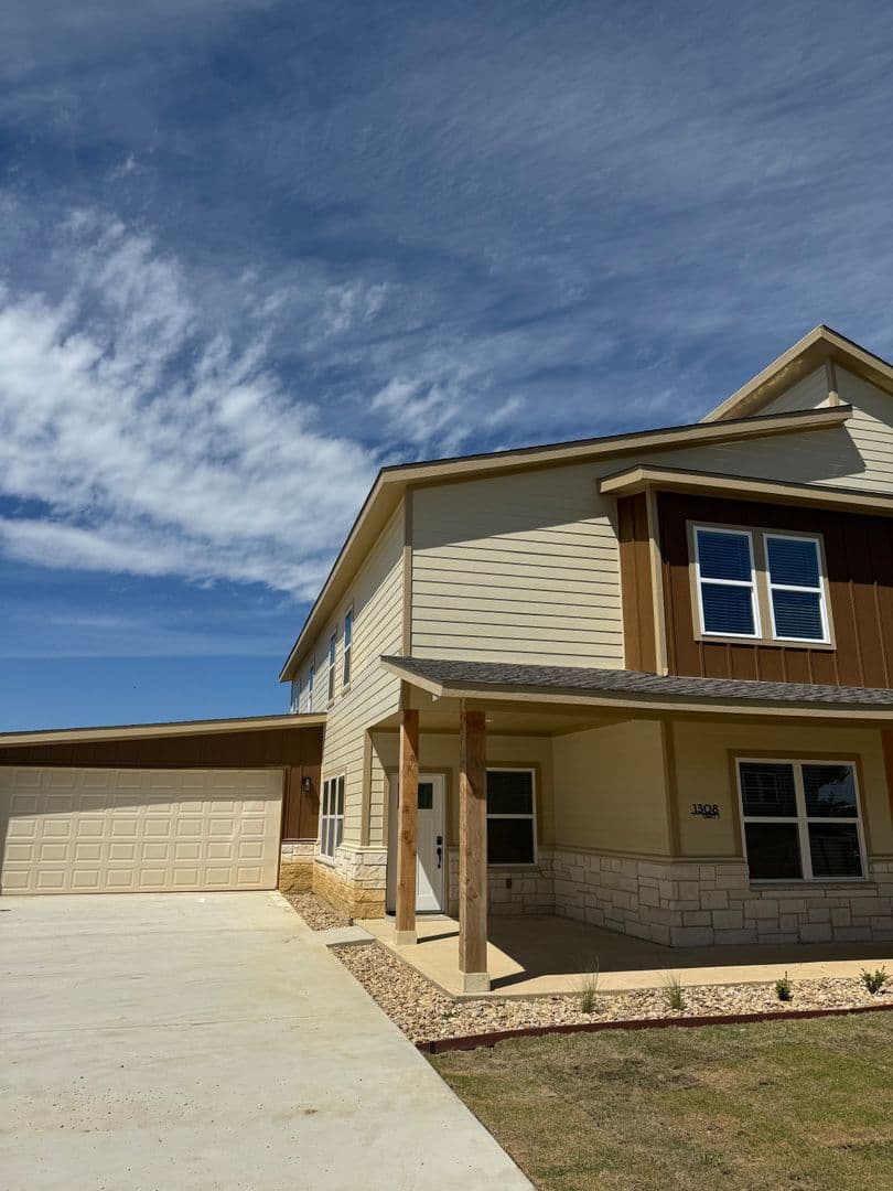 Weatherford Townhome: 1308 Johnson Bend Road Unit 2
