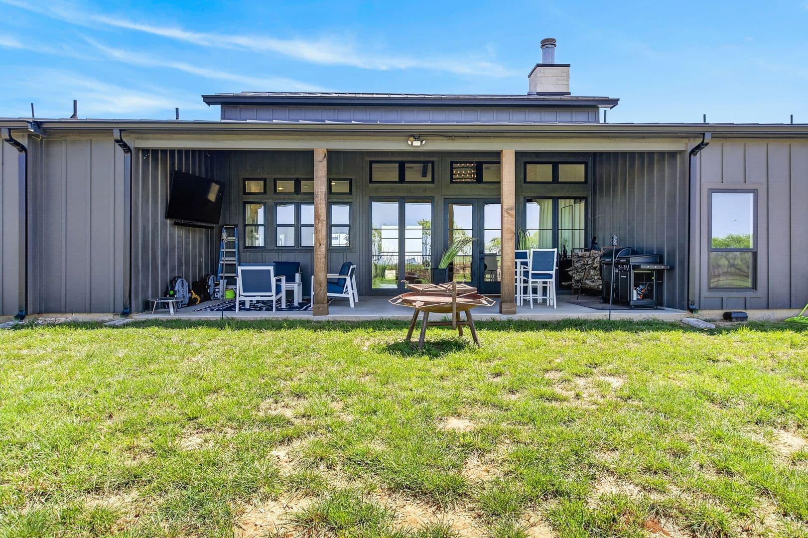 Jacksboro House: 6384-A US 281 HWY S