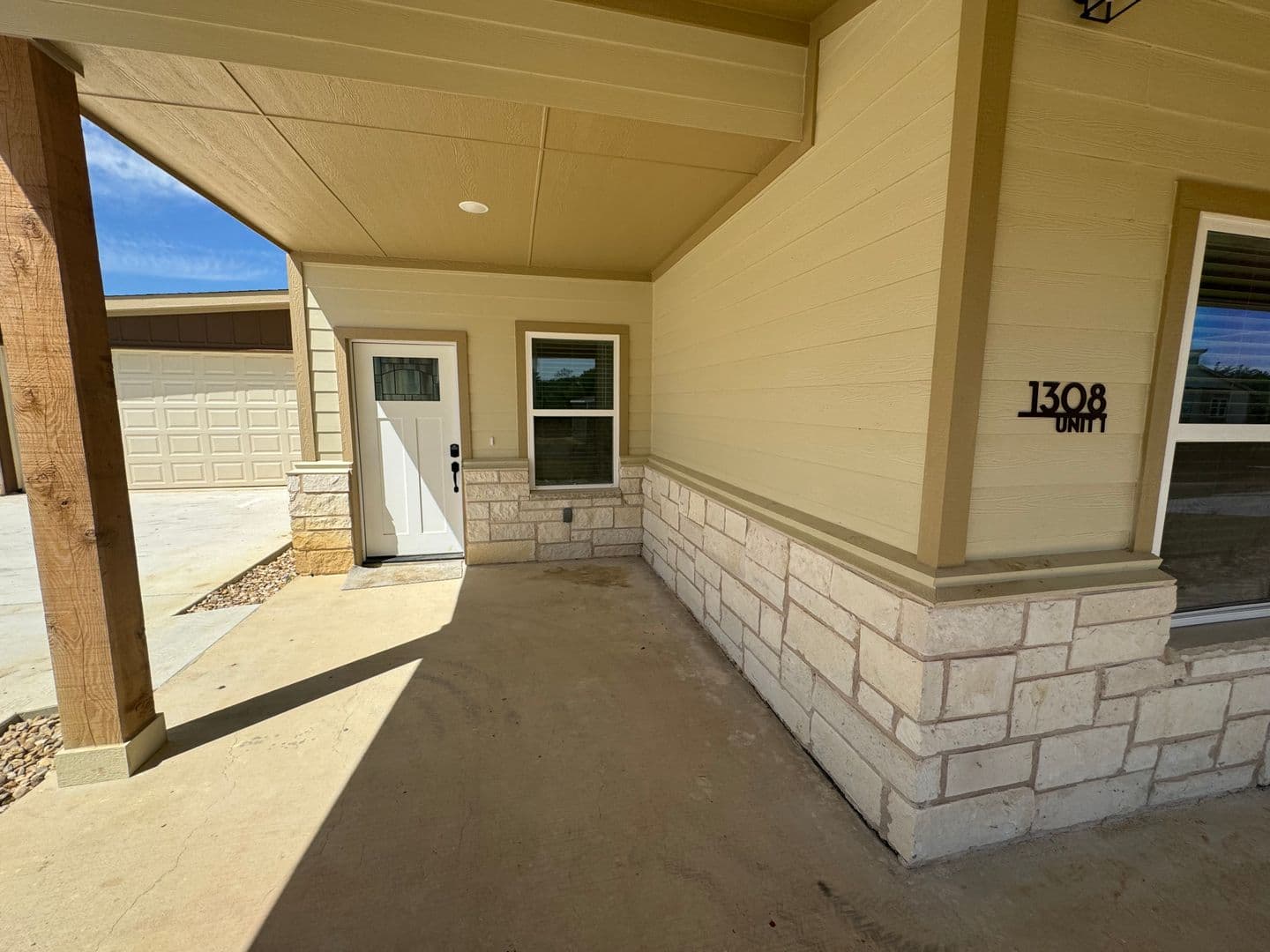 Weatherford Townhome: 1308 Johnson Bend Road Unit 2
