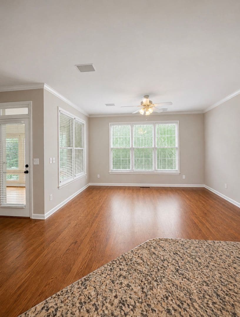Cumming House: 3235 Bentwood Close