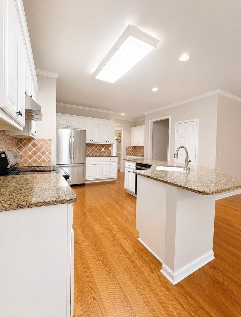 Cumming House: 3235 Bentwood Close