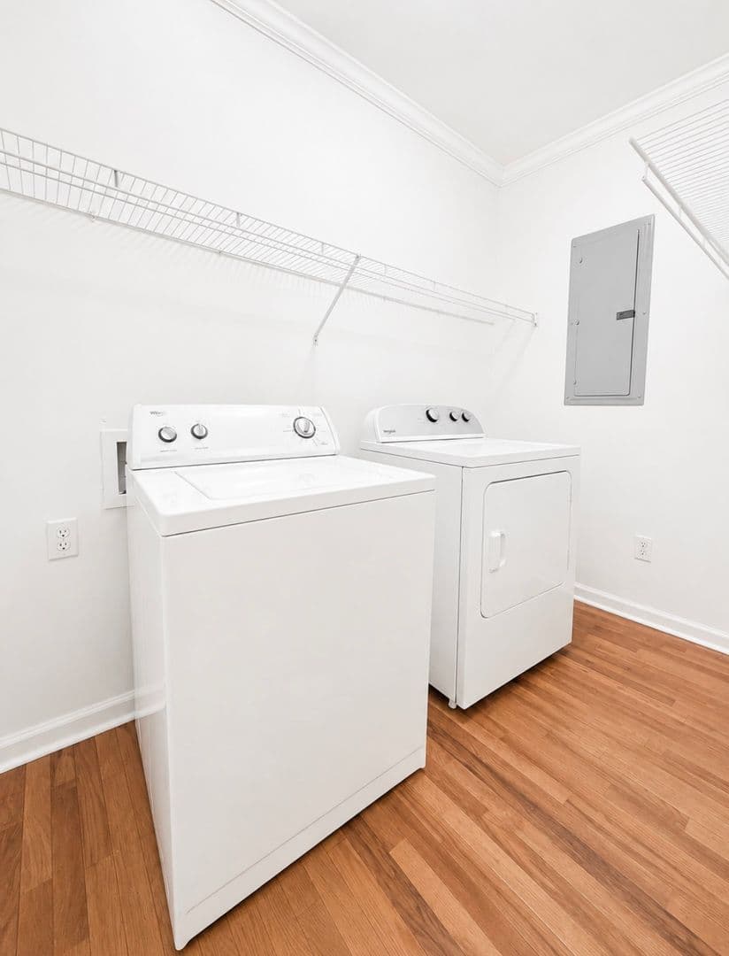 Cumming House: 3235 Bentwood Close