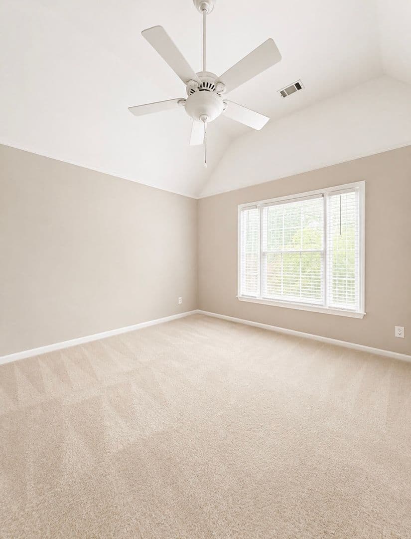 Cumming House: 3235 Bentwood Close