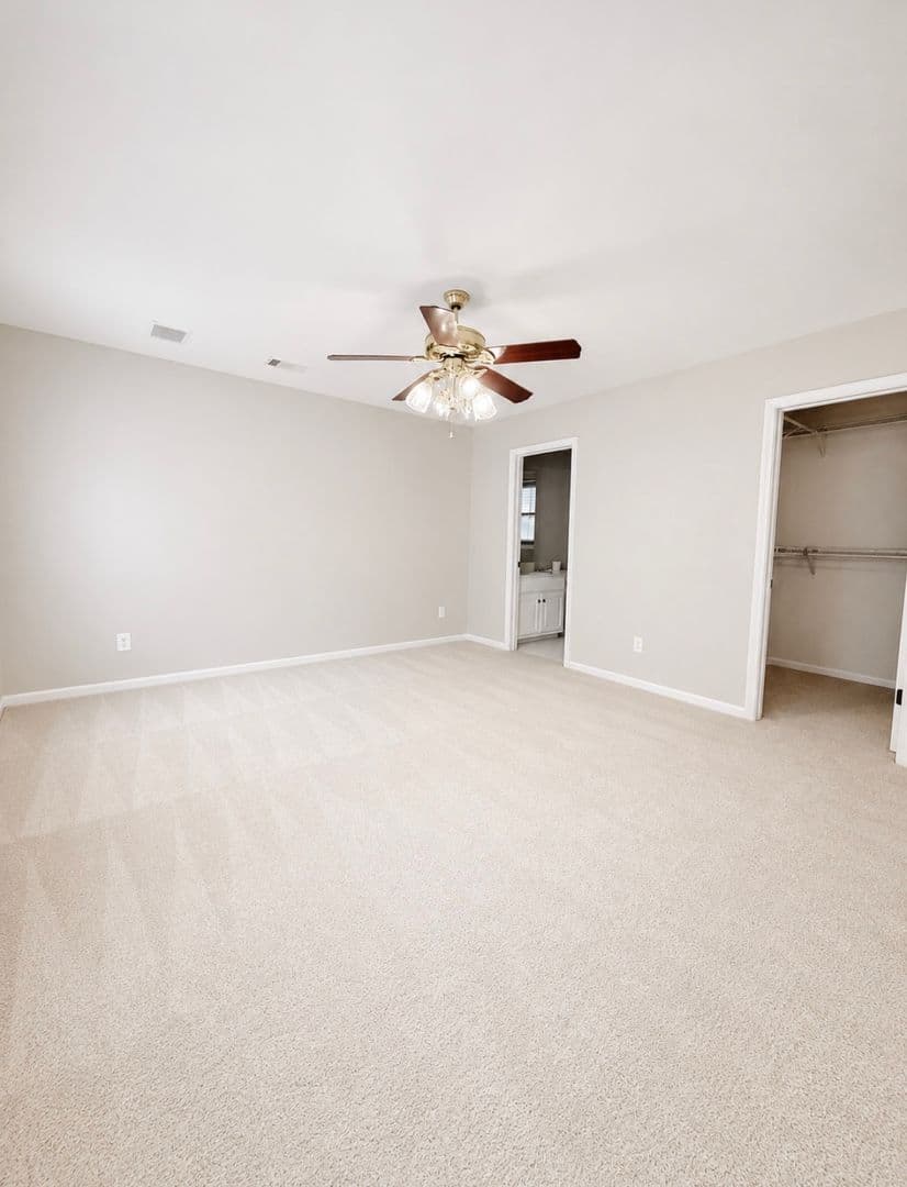 Cumming House: 3235 Bentwood Close