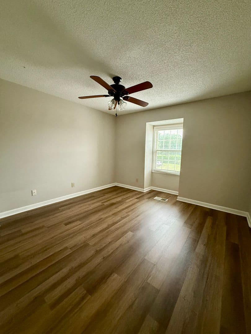 Oakwood Townhome: 3730 Old Flowery Branch Rd
