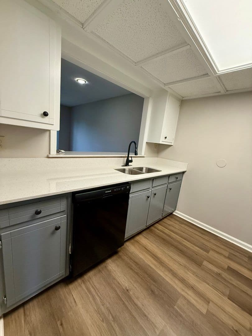 Oakwood Townhome: 3730 Old Flowery Branch Rd