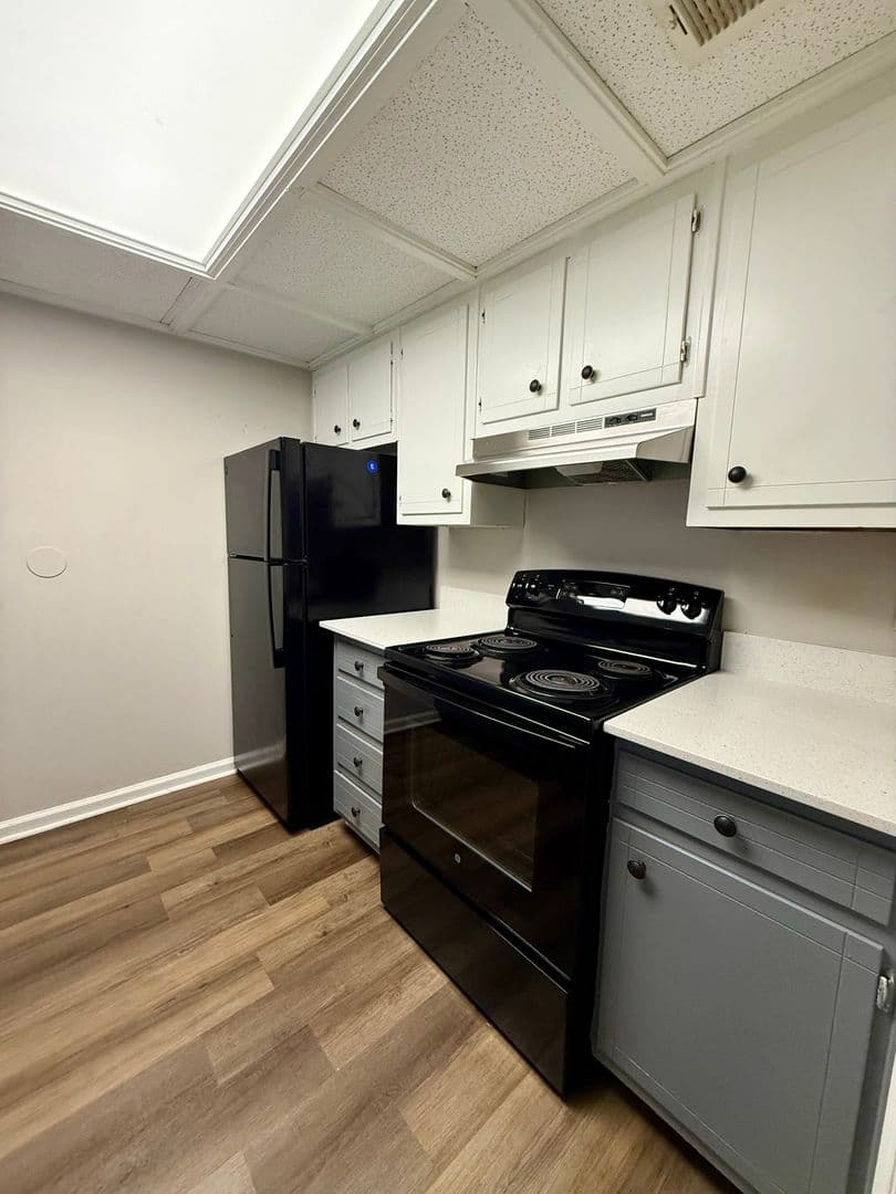 Oakwood Townhome: 3730 Old Flowery Branch Rd