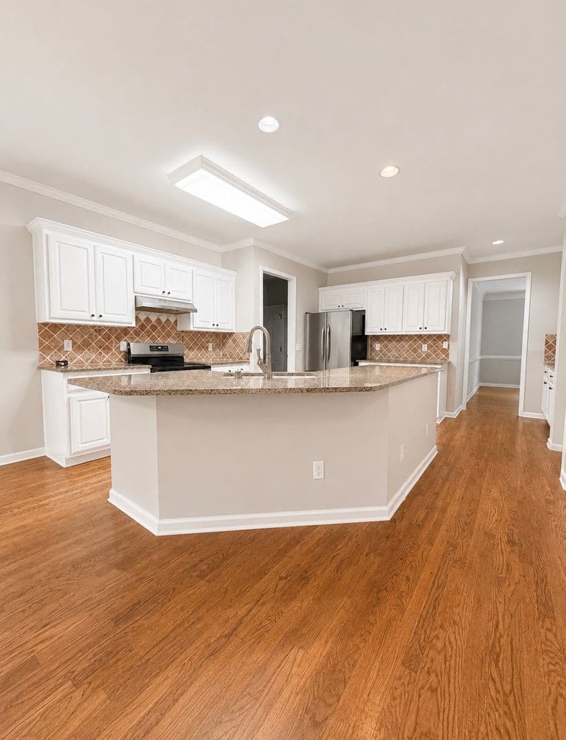 Cumming House: 3235 Bentwood Close