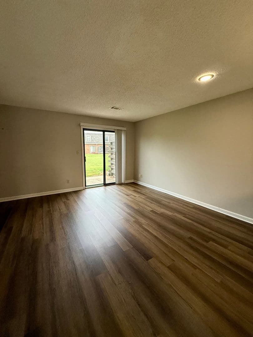 Oakwood Townhome: 3730 Old Flowery Branch Rd