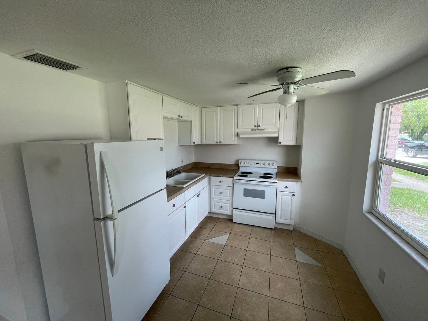 NEW PORT RICHEY Apartment: 5319 AVERY RD