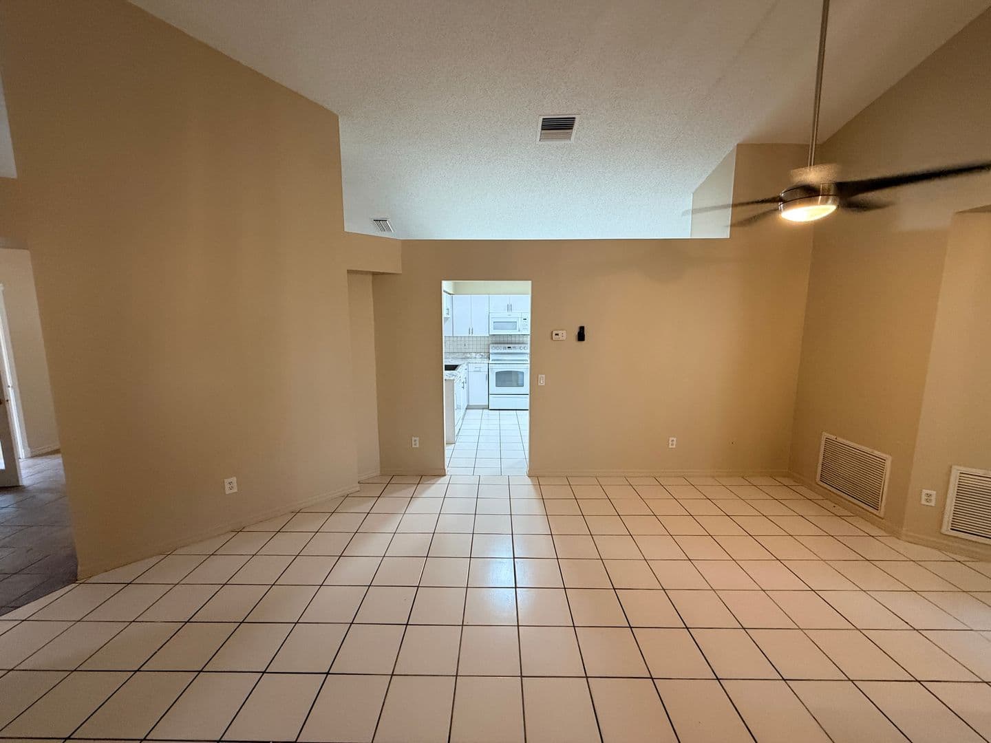 NEW PORT RICHEY House: 7032 WHITTINGTON CT